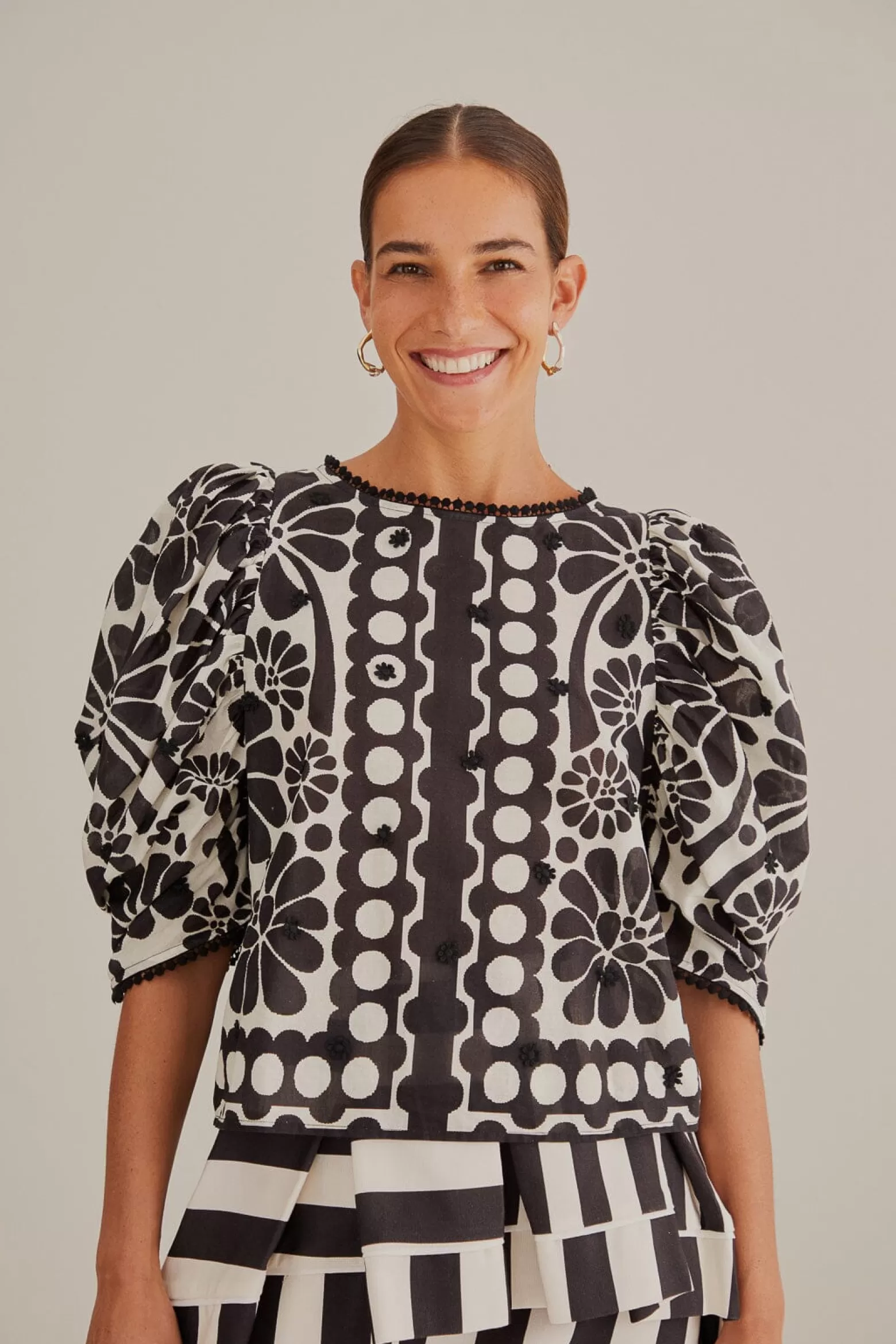 Outlet FARM Rio  BLACK PALERMO PUFF SLEEVE BLOUSE