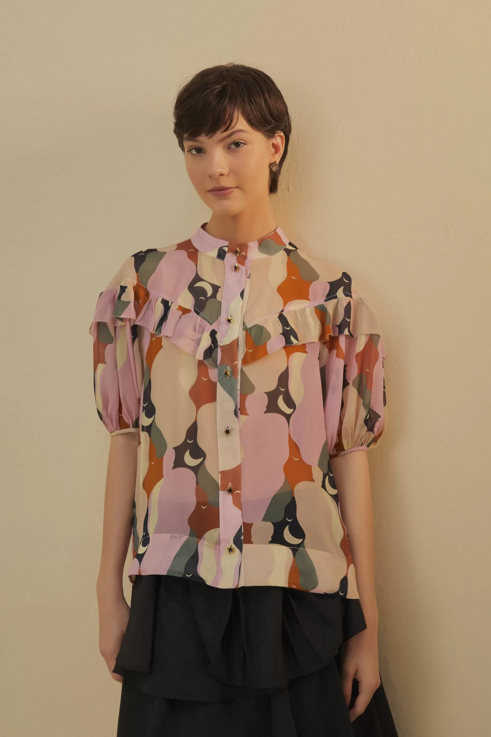 Discount FARM Rio  THE KISS MULTICOLOR SHORT SLEEVE BLOUSE